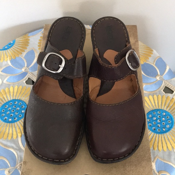 Excellent Condition Born Slip On Clog. Size 10 - Picture 4 of 8
